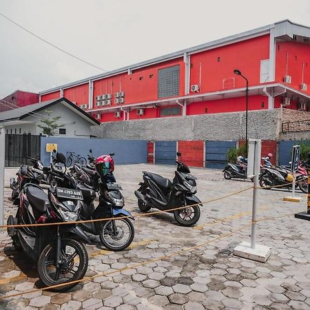 Reddoorz Premium @ Dna Fun Zone Pekanbaru Esterno foto